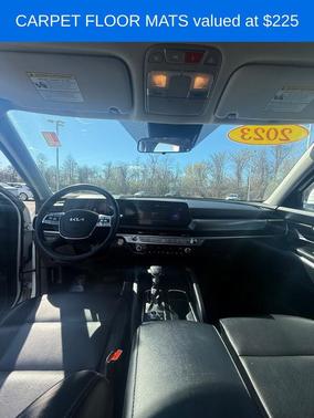 Glacial White Pearl 2023 Kia Telluride LX