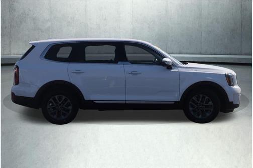 Glacial White Pearl 2023 Kia Telluride LX