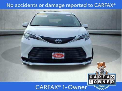 2025 Toyota Sienna LE