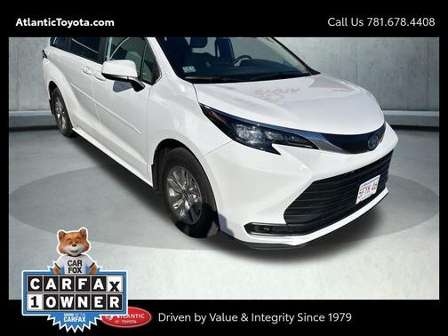 2025 Toyota Sienna LE