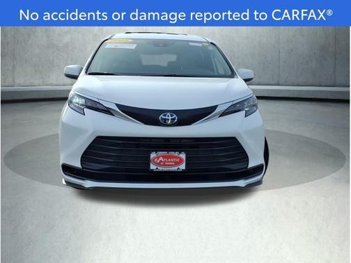 2025 Toyota Sienna LE