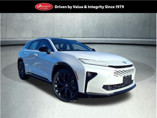 White 2025 Toyota Crown Signia LIMITED