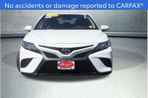 Super White 2020 Toyota Camry SE