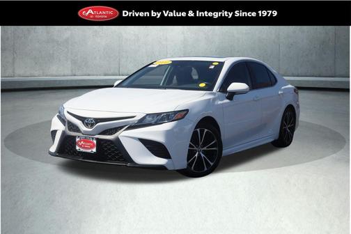 Super White 2020 Toyota Camry SE