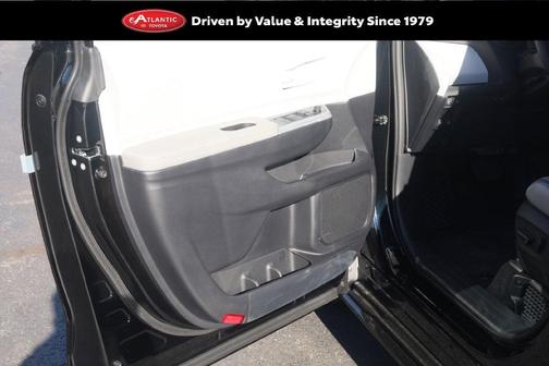 Midnight Black Metallic 2026 Toyota Sienna LE