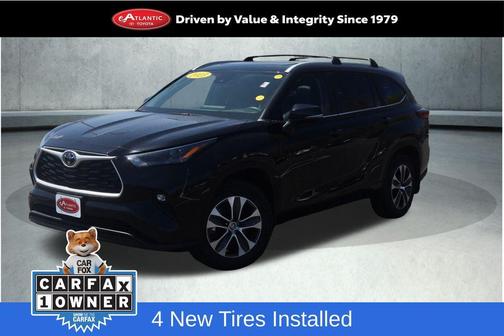 Midnight Black Metallic 2023 Toyota Highlander XLE