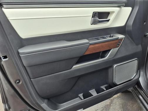 2025 Toyota Sequoia Capstone