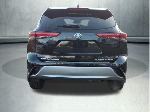 2022 Toyota Highlander Platinum