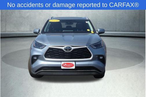 Moon Dust 2022 Toyota Highlander XLE