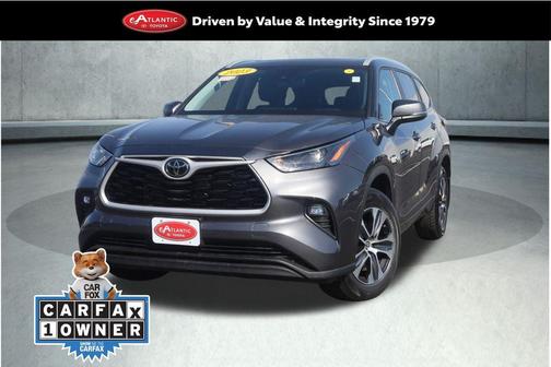 Magnetic Gray Metallic 2023 Toyota Highlander XLE