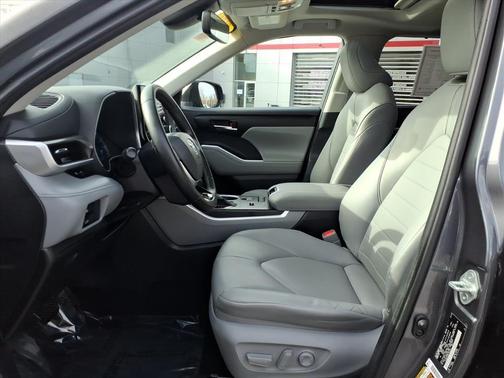 2020 Toyota Highlander Hybrid XLE