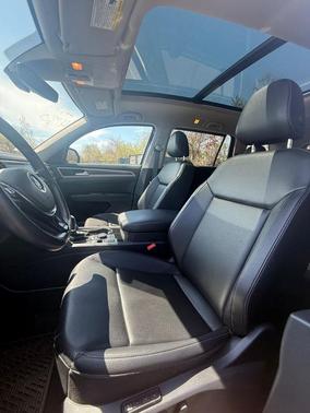 Deep Black Pearl Effect 2019 Volkswagen Atlas 3.6 V6 SEL R-Line