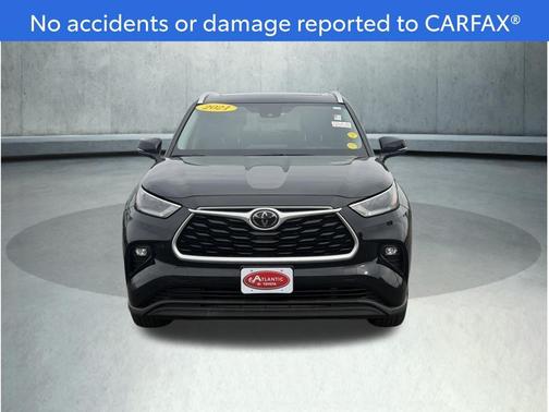 Midnight Black Metallic 2021 Toyota Highlander XLE