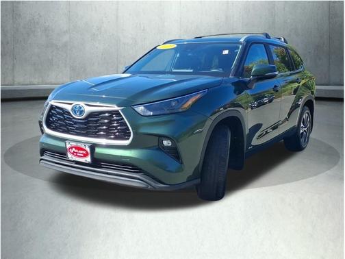 2023 Toyota Highlander Hybrid XLE