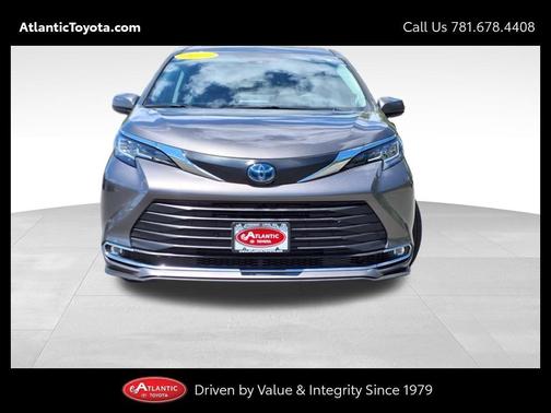 2022 Toyota Sienna XLE
