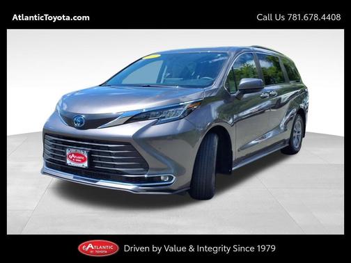 2022 Toyota Sienna XLE