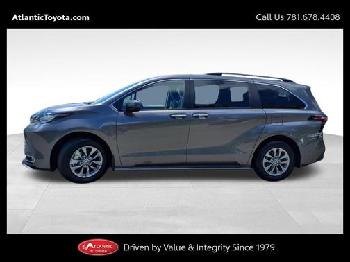 2022 Toyota Sienna XLE