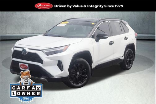 Wind Chill Pearl / Midnight Black Metallic 2024 Toyota RAV4 Hybrid XSE