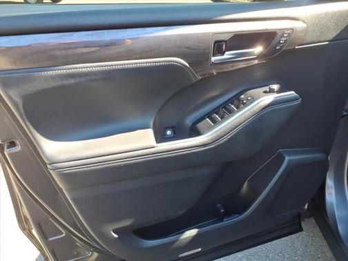 2022 Toyota Highlander Hybrid Limited
