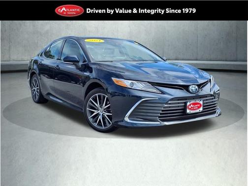 2021 Toyota Camry Hybrid XLE
