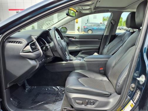 2021 Toyota Camry Hybrid XLE