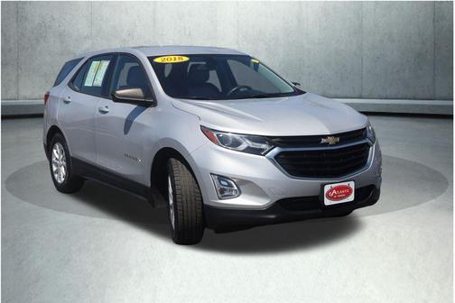 Silver Ice Metallic 2018 Chevrolet Equinox LS