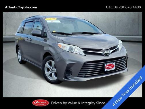 2019 Toyota Sienna LE