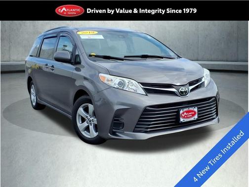 2019 Toyota Sienna LE