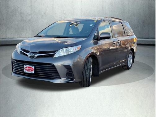 2020 Toyota Sienna LE