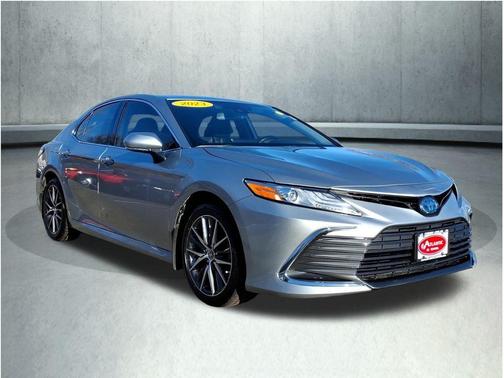 2023 Toyota Camry Hybrid XLE