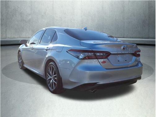 2023 Toyota Camry Hybrid XLE