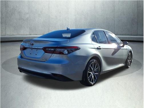 2023 Toyota Camry Hybrid XLE