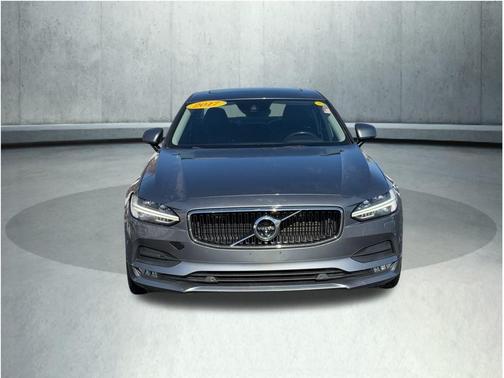 2017 Volvo S90 T6 Momentum