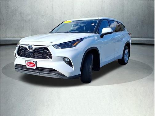 2022 Toyota Highlander LE