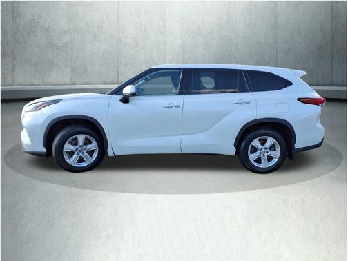 2022 Toyota Highlander LE