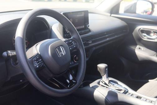 Modern Steel Metallic 2024 Honda HR-V LX