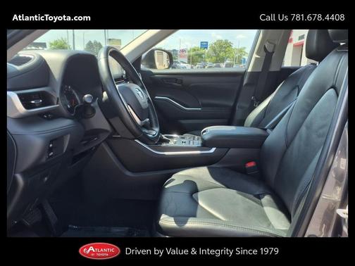 2022 Toyota Highlander LE