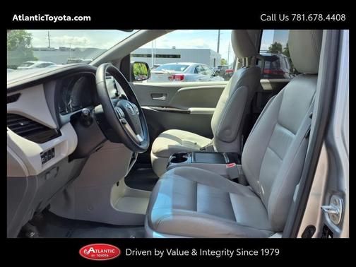 2017 Toyota Sienna XLE