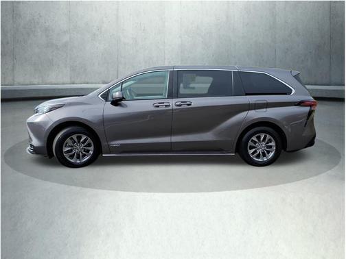 2021 Toyota Sienna LE