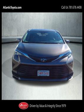 2021 Toyota Sienna LE