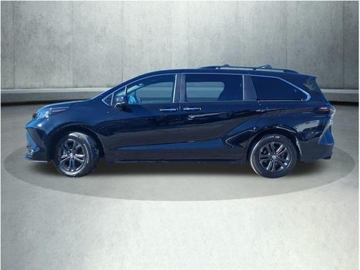 2024 Toyota Sienna Woodland Edition