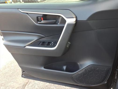 2019 Toyota RAV4 Hybrid LE