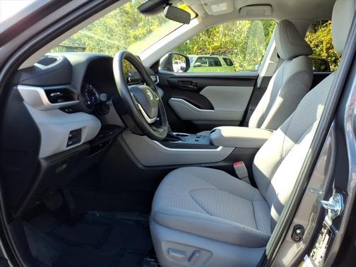 2023 Toyota Highlander Hybrid LE