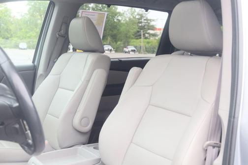 Gray 2016 Honda Odyssey EX-L