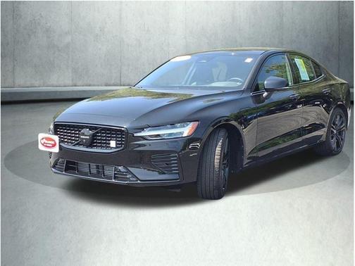 2023 Volvo S60 Recharge Plug-In Hybrid T8 Plus Black Edition