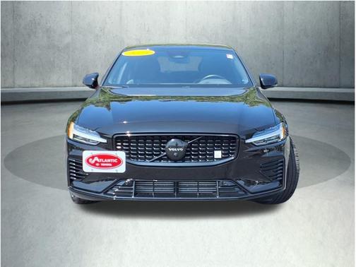 2023 Volvo S60 Recharge Plug-In Hybrid T8 Plus Black Edition