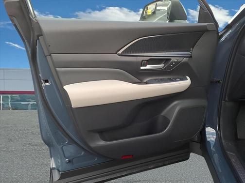 2026 Toyota Highlander Hybrid 