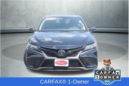 Midnight Black Metallic 2024 Toyota Camry SE