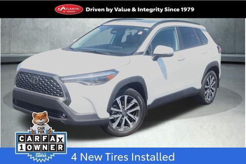 Pearl 2024 Toyota Corolla Cross XLE