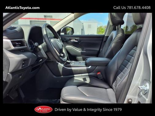 2024 Toyota Highlander Hybrid XLE